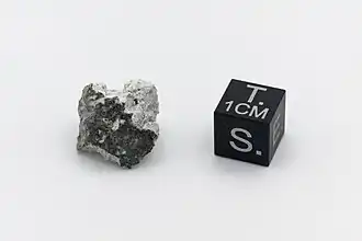 Ein Fragment von 2,95&nbsp;g (Probe AKM03A)