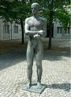 Statue im Innenhof des Bendlerblocks (Gedenkstätte Deutscher Widerstand) in Berlin
