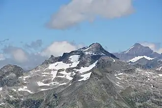 Riegelturm, Teufelspitze und Riegelkopf (von links nach rechts) mit dem dahinterliegenden Kitzsteinhorn