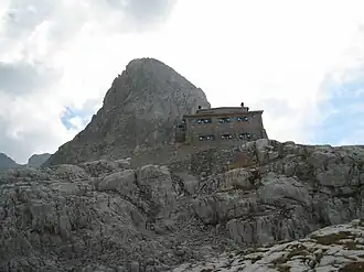 Das Rifugio mit der Cima dei XII Apostoli