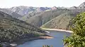 Stausee des Rio Lima bei Lindoso, Blick vom Castelo Richtung Norden. In den Bergen: der span. Grenzort Olelas