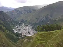 La Unión von der Kante der Huánuco Pampa, rechts die neue Antenne Movistar