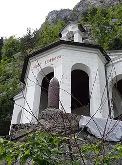 Die Santa-Barbara-Kapelle oberhalb von Riva del Garda