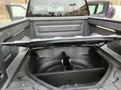 Stauraum unter der Ladefläche