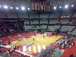 Vor dem Spiel Virtus Roma gegen Olimpia Milano (im April 2009)