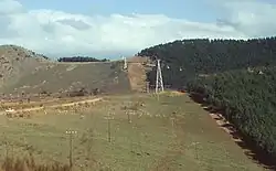 Die Seilbahn auf ihrem höchsten Punkt, Blickrichtung Bulembu