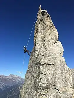 Abseilen auf der Nordseite der Fiamma.
