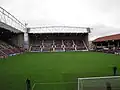 Der Wheatfield Stand, Roseburn Stand und der alte Main Stand (v.&nbsp;l.) vom Gorgie Stand fotografiert