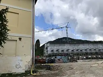 Der komplett eingerüstete Stallstadel, 2023