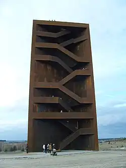 Der Aussichtsturm „Rostiger Nagel“ am Sornoer Kanal aus COR-TEN-Stahl