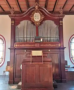 Orgelgehäuse mit Spieltisch