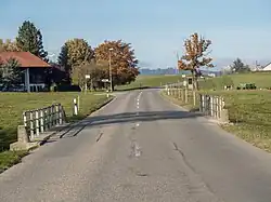 Strassenbrücke über die Glâne bei Villaraboud