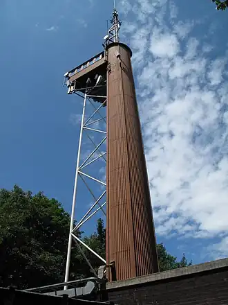 Aussichtsturm auf dem Berg