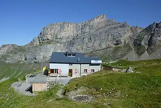 Rugghubelhütte mit dem Laucherenstock