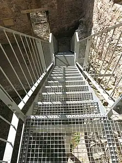 Untere Treppe