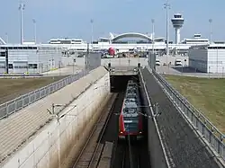 Ausfahrt aus dem Bahnhofsteil Terminal
