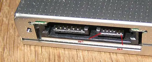 Slimline SATA an einem optischen Laufwerk