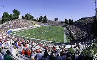 Das CEFCU Stadium während eines Footballspiels