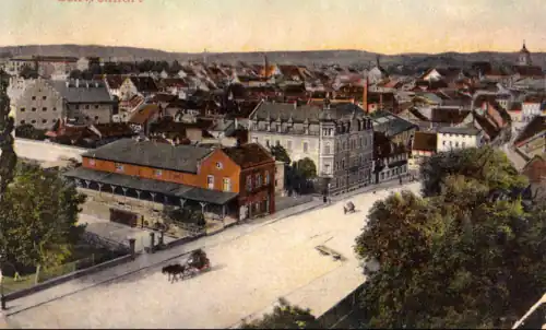 Nordseite. Markthalle (großer grauer Bau). Rechts (an den Bäumen) stand einst die Barthelsvilla, danach war hier 60 Jahre Horten/Galeria Kaufhof (1964–2024). Um 1900