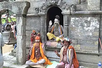 Betende Sadhus in Kathmandu