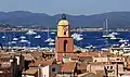 Kirche von Saint-Tropez mit Blick nach Port Grimaud