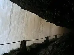 Blick von innen auf den Wasserschleier