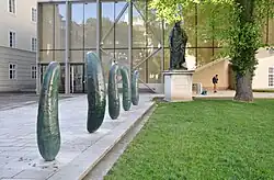 Gurken, 2011, Salzburg, Furtwänglergarten