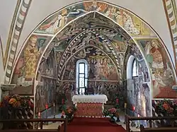 Das vollständig mit Fresken ausgeschmückte Presbyterium