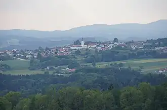 Aufgenommen vom Aussichtsturm am Mayrhoferberg