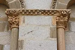 Kapitelle an der Apsis