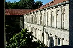 Nord- und Ostflügel