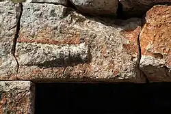 Keule am Turm von Sarayın