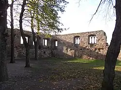 Mauern des Palas (Kernburg)