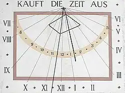 Sonnenuhr an evang. Kirche