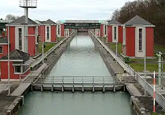 Ostkammer der Schleuse vom Oberwasser her