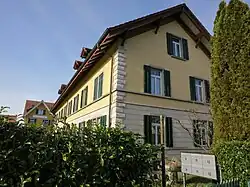 Wohnhaus mit 8 Wohnungen