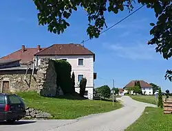 Rest der Außenmauer vom Nordtrakt 2019