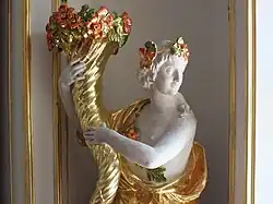 Florastatue als Frühling