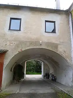 Gasthof Schickerbauer, Eingangsdurchfahrt