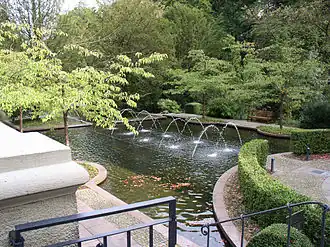 Brunnen im Ziergarten (2003)