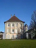 Schloss Stauffenberg, Seitenansicht mit dem Kirchturm
