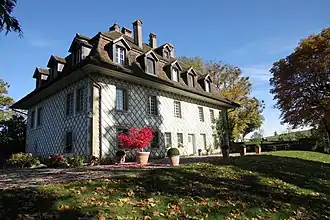 Schloss Uebewil: Hauptfassade gegen Südwesten