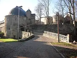 Burg Hartenstein (Vorburg), Sitz des Friedrich XX. von Schönburg (Herr von Waldenburg), hierher wurde der Prinz Ernst wohl gebracht vor seiner Überführung nach Chemnitz