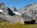 Schmadrihütte mit Tschingelfirn