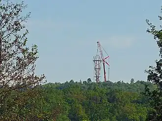 Stellberg von Norden, am Abend nach vollzogenem „Big Lift“ des Schönbuchturms
