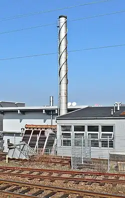 Stahlschornstein mit Scruton-Wendel gegen Resonanzschwingungen