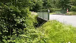 Die Brücke der K 3601 über den Schuhlochbach auf ca. 520&nbsp;m&nbsp;ü.&nbsp;NHN (Totalsanierung 2009[2]).