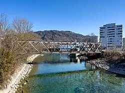 Die Bahnstrecke nach Konolfingen verkehrt über die Schwäbisbrücke in Thun.