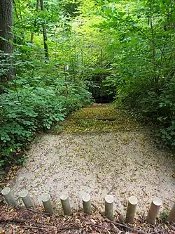 und endet in Kaltental verdolt vor der Mündung in den Nesenbach