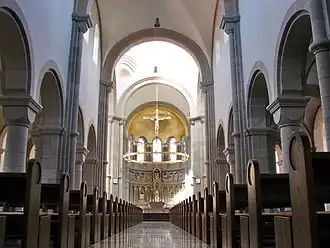 Mittelschiff mit Blick zum Chor